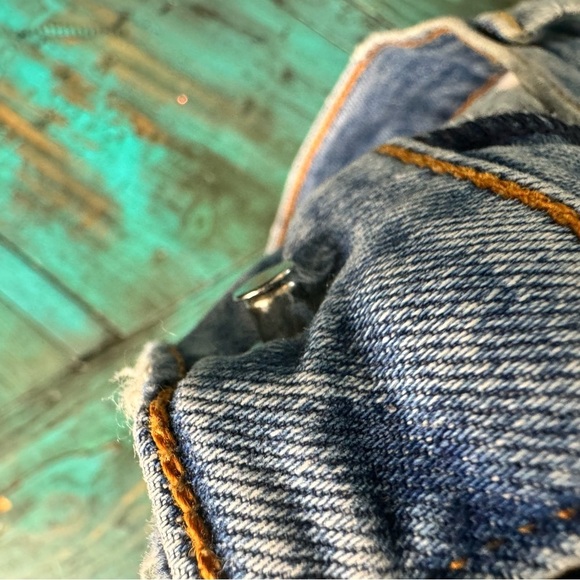 AGOLDE Sophie Crop Jean Chewed Hem & Waistband Size 30 Distressed Destroyed - Picture 11 of 14